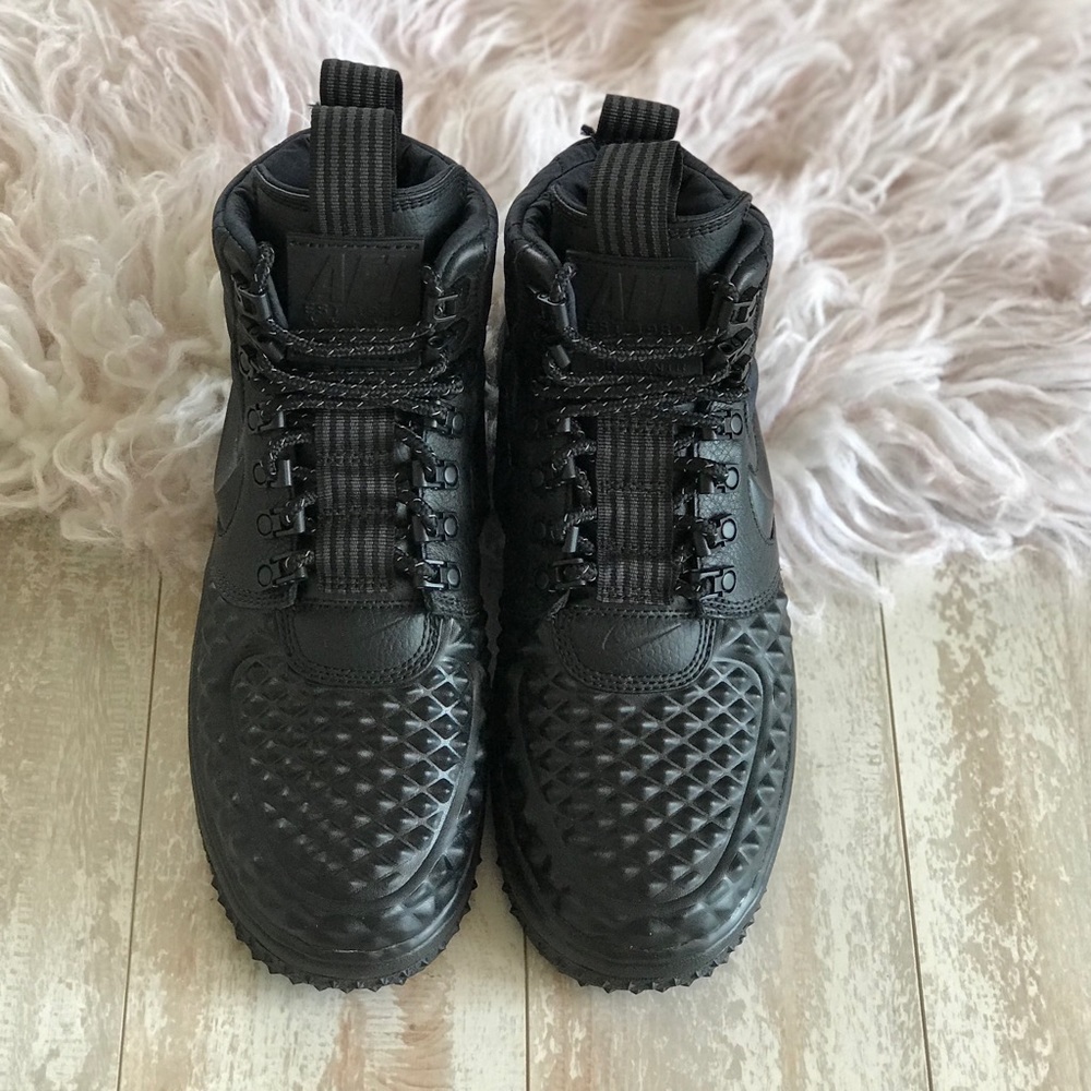 NWTNike AF1 duckboot Triple Black! - Picture 5 of 8